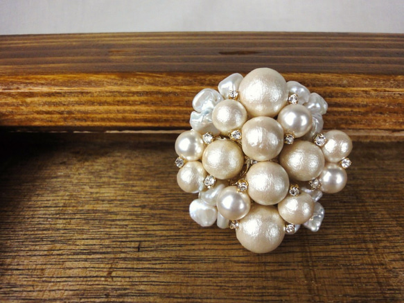 cotton pearl  brooch 2枚目の画像