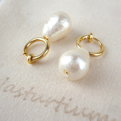 Drop cotton pearl earrings 2枚目の画像