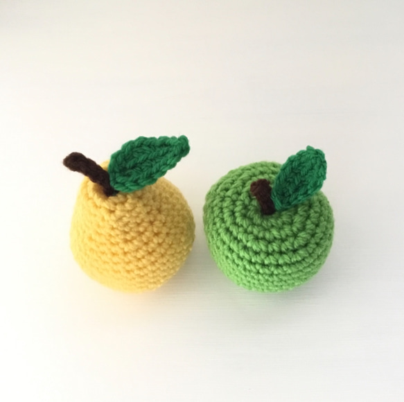 林檎と洋梨の編みぐるみ 4枚目の画像