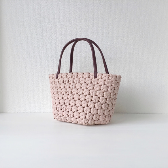 花結び編みの小さめバッグ・アクアピンク 2枚目の画像