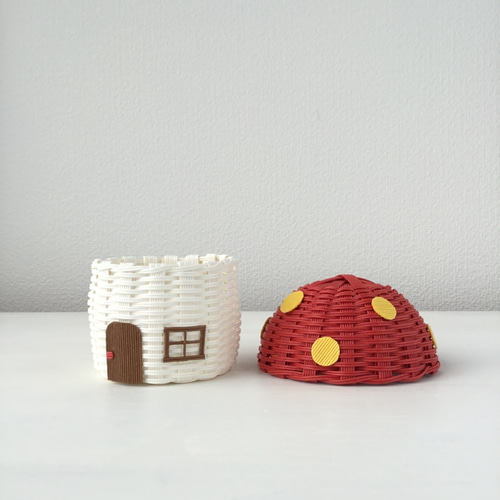 もーちゃんページ　クラフトバンド　きのこハウスと小物入れ エコクラフト クラフトバンド きのこハウス小物入れ - メルカリ