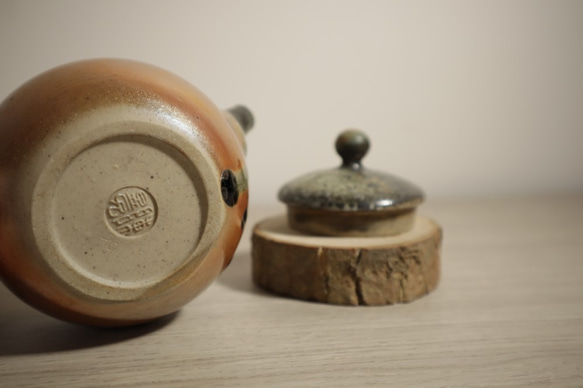 陶藝 柴燒系列 中式茶壺 泡茶壺 180ml 柴燒茶壺 第4張的照片