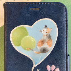 スマホケース　猫と肉球　ネイビー　トールペイント 2枚目の画像
