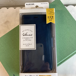 スマホケース　猫と肉球　ネイビー　トールペイント 6枚目の画像