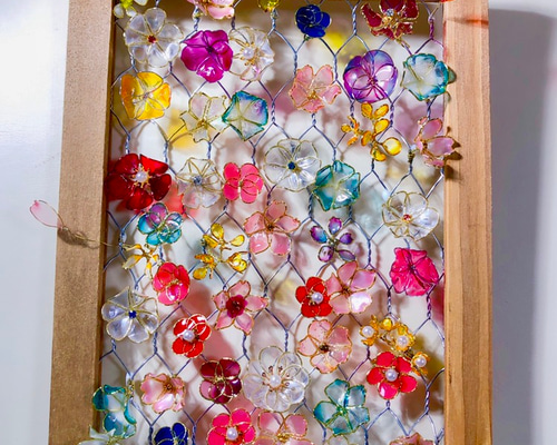 カラフルなウェルカムボード カラフルフラワーのインテリアボード ディップアート ワイヤー