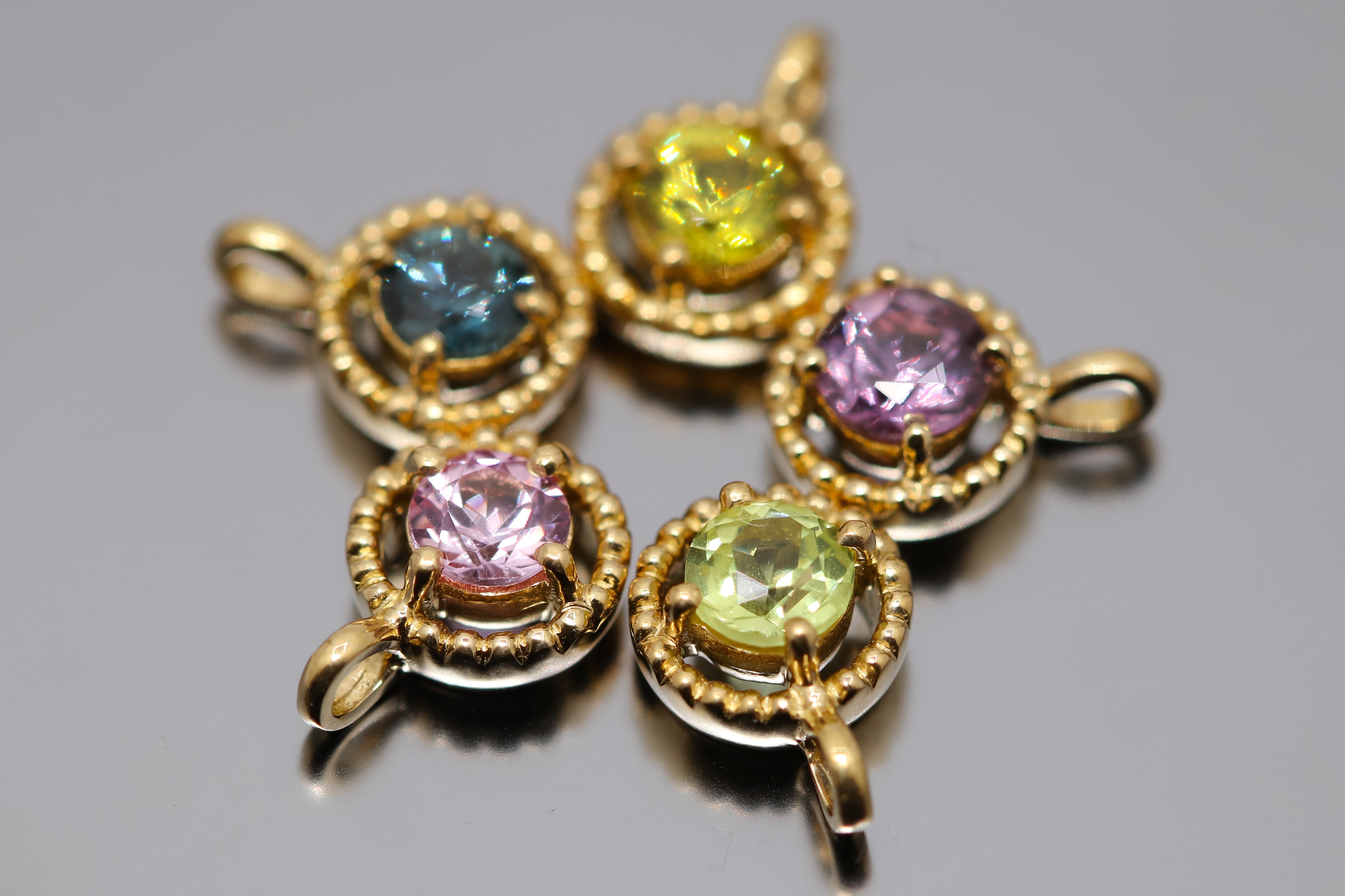 K18プチペンダントトップ 非加熱イエローサファイア