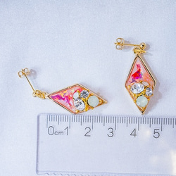 【現貨】「Cinderella」-菱形珠寶風格亮片耳環（金色裸鑽款） 第5張的照片
