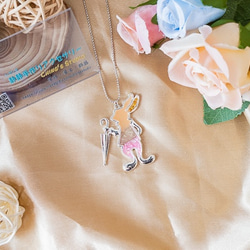 「兔子公爵」-拼貼彩色貝殼水鑽兔子造型項鍊 第5張的照片