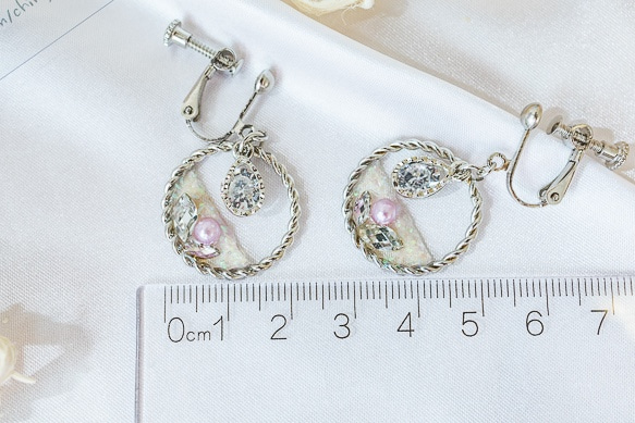 「Elvira」-施華洛世奇水鑽珍珠設計款樹脂耳環 第10張的照片