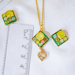 【現貨】「Princess」-鑽飾珠寶風格閃亮耳環項鍊套組（綠色款） 第3張的照片