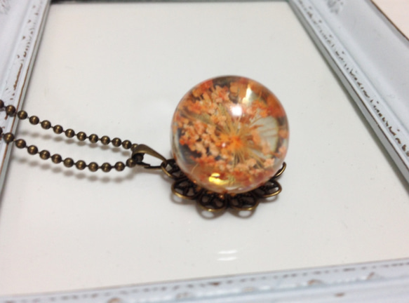 dome of flower necklace(orange) 2枚目の画像