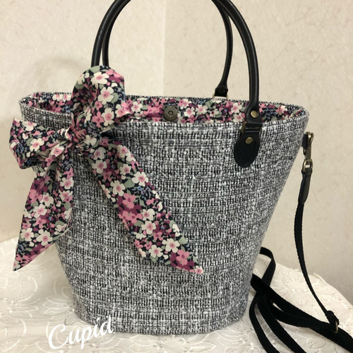 オランダ輸入のツイードにリバティの小花柄をアクセントに使った2way