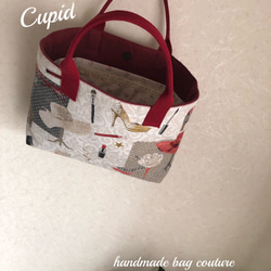 フランスジャガード パリ クチュール使用のトートバッグ　（赤 バッグ、ハット、コスメ、ハイヒール） 2枚目の画像