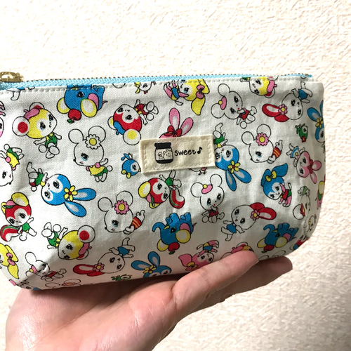 あゆあゆ ✻ ポーチ　ハンドメイド 送料無料 角がまるい16cmファスナーポーチ ポーチ YOKYONAYU 通販