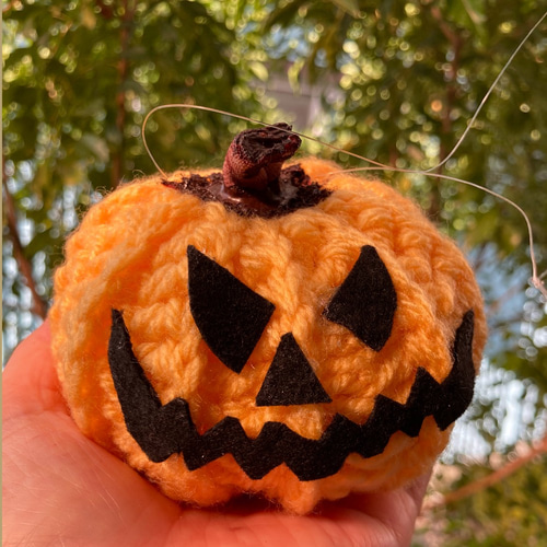ハロウィン 手編みかぼちゃ 大人のカラー 玄関飾り 季節物