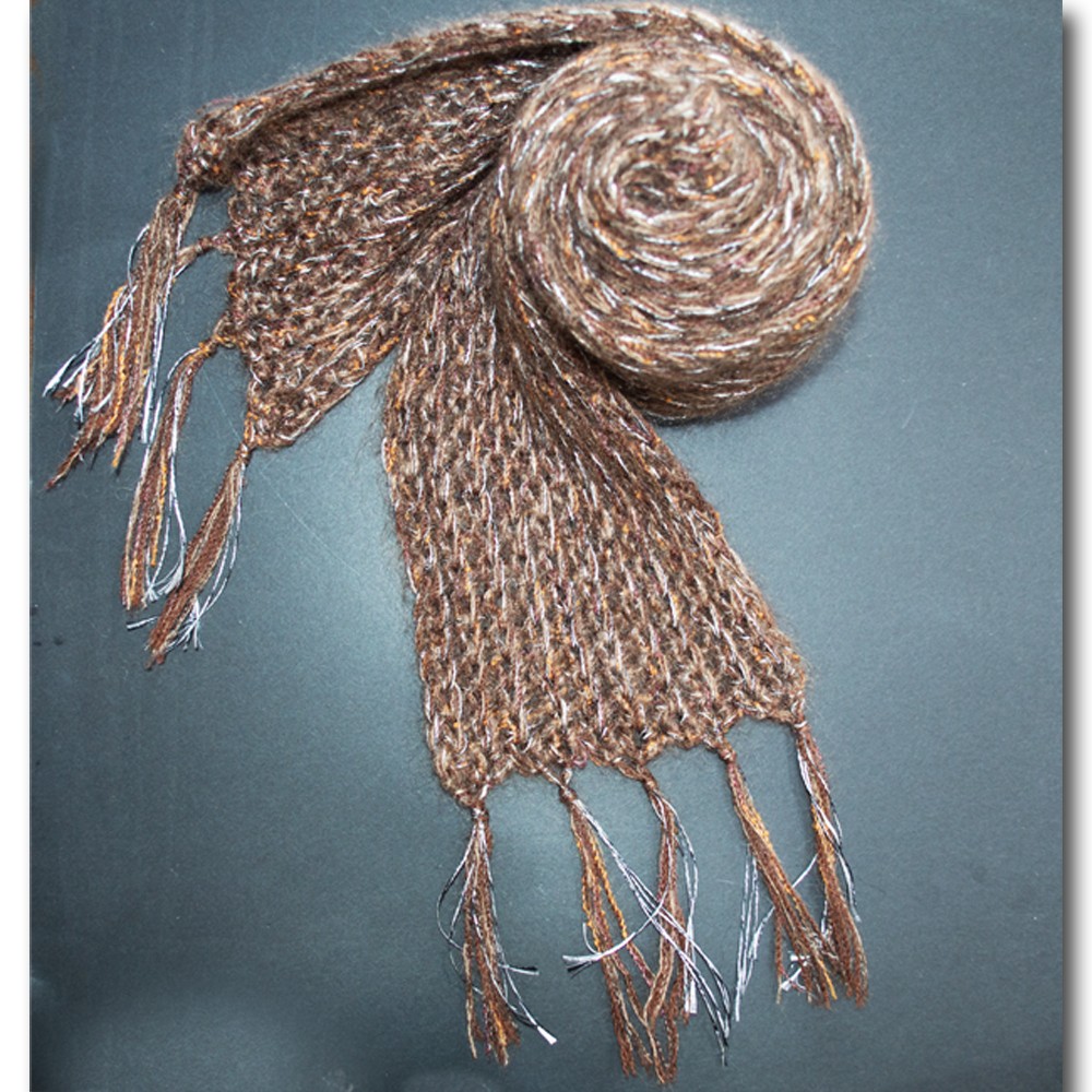 手編みシルクモヘアのふわふわメンズマフラー