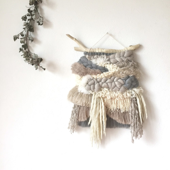 一点もの】ウィービングタペストリー 『vintagesmoke,角をもつ生き物