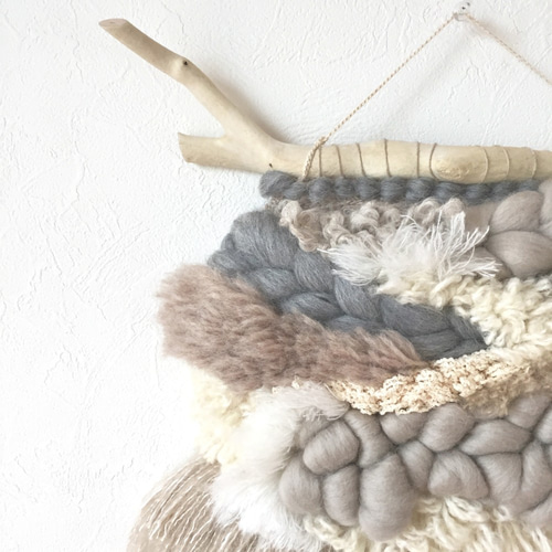 一点もの】ウィービングタペストリー 『vintagesmoke,角をもつ生き物