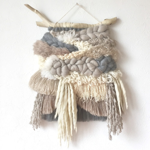 一点もの】ウィービングタペストリー 『vintagesmoke,角をもつ生き物