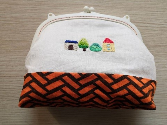 送料無料　刺繍がま口バッグ 2枚目の画像