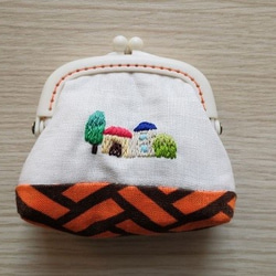 送料無料　刺繍リネンがま口 1枚目の画像