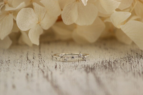 シルバー  ホワイトサファイアの星屑リング