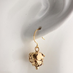 K18GP松果耳環 第4張的照片