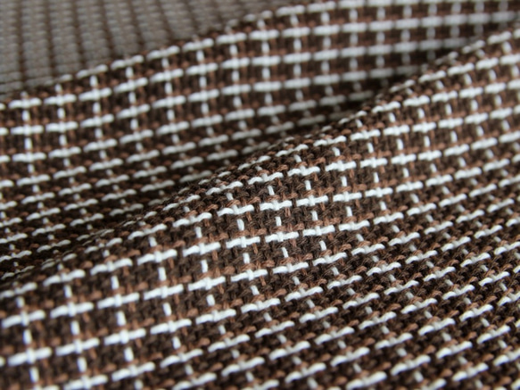 手織りコットン100％チクチクしない3シーズンストール ブラウンxマロンxホワイトのチェック柄 4枚目の画像