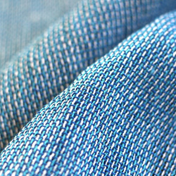 リネン×コットンの手織りストール(ブルー)ストール留めのオマケ付 4枚目の画像
