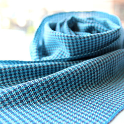 手織りのサマーストール コットン100% ﾁｸﾁｸしない (ﾈｲﾋﾞｰxﾀｰｺｲｽﾞxﾎﾜｲﾄ) 3枚目の画像