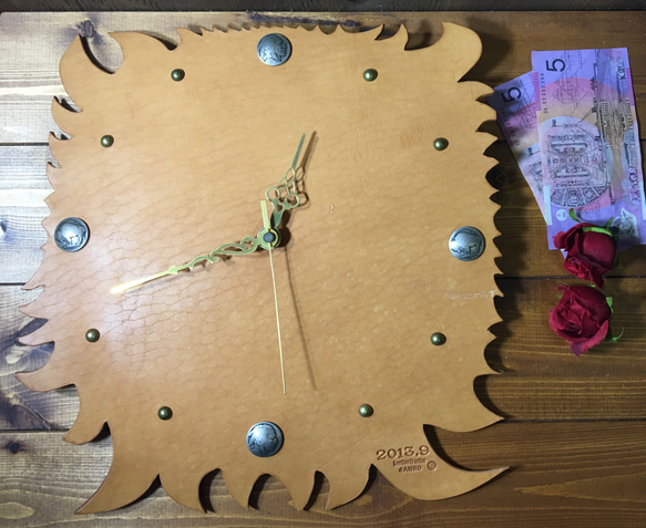 掛時計　leather Wall clock wild  刻印可能 1枚目の画像
