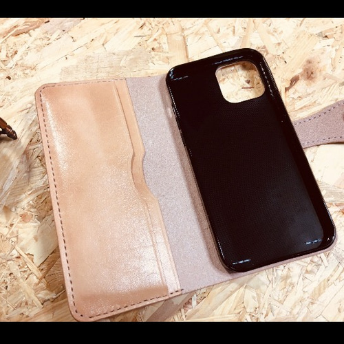 iPhoneシリーズコンチョ付き高級 栃木レザーヌメ革□手縫い製作