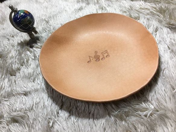 トレイ丸型新作　moonレザートレイ　❤️スタンダード　貴重品・鍵・小物置のトレイにどうぞ❤️ 2枚目の画像