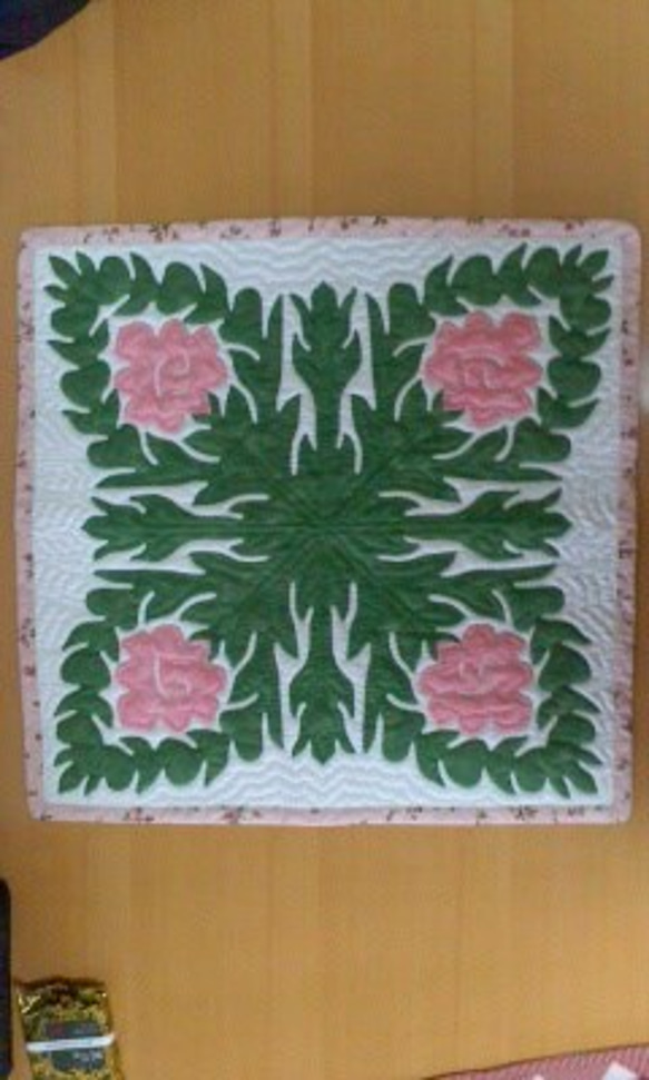 ハワイアンキルト❤️ロケラニ❤️テーブルセンター&タペストリー ハワイアンキルト❤️ロケラニ❤️テーブルセンター&タペストリー