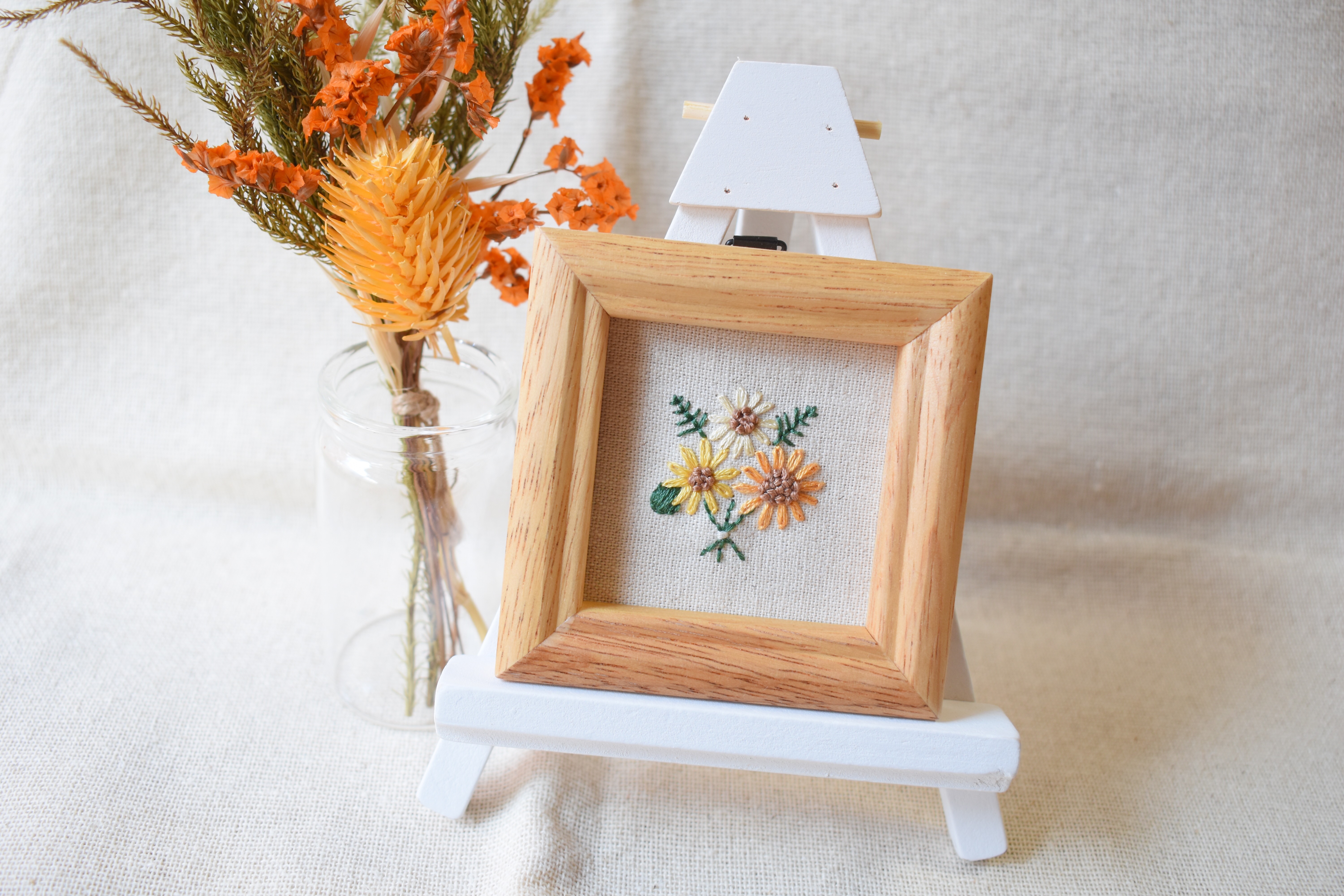 ひまわり　カロチャ手刺繍　混紡リネン　大判　テーブルクロス　145×215