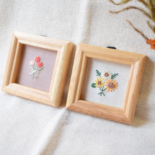 手刺繍の小さなフレーム (ひまわり)】 フォトフレーム・写真立て