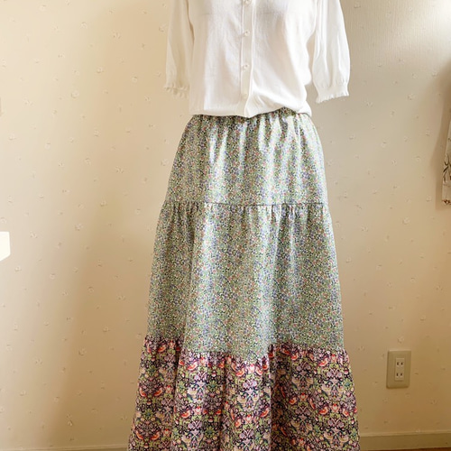 リバティ三段切り替えギャザースカート ロングスカート（マキシ丈  