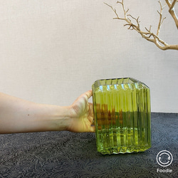 【送料込】＊ 春・薫る草原の緑色のフラワーベース ＊　花瓶　インテリア 5枚目の画像