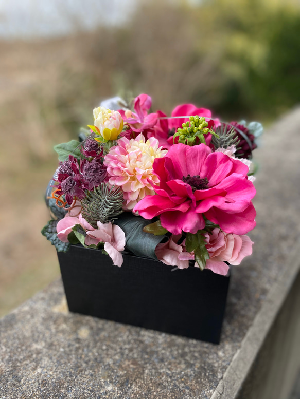 送料無料≉造花のアレンジBOX　ピンク　≉贈りものにも。ご自宅用にも素敵！ 4枚目の画像