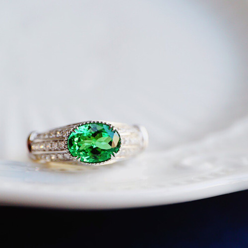 10K刻印　天然ツァボライト　リング 10K刻印 天然ツァボライト リング 10K刻印 天然ツァボライト リング