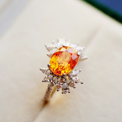 受注制作「冬の太陽」K18WG 天然オレンジガーネット 天然ダイヤモンド