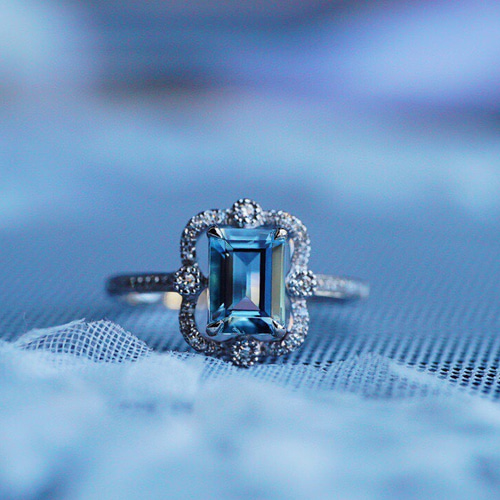 受注制作「氷雪」1ct K18 天然アクアマリン 天然ダイヤモンド 受注制作「氷雪」1ct K18 天然アクアマリン 天然ダイヤモンド