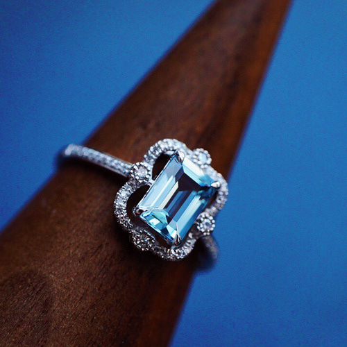受注制作「氷雪」1ct K18 天然アクアマリン 天然ダイヤモンド 受注制作「氷雪」1ct K18 天然アクアマリン 天然ダイヤモンド