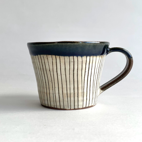 コーヒーカップ　紺　タテ塗分け 3枚目の画像