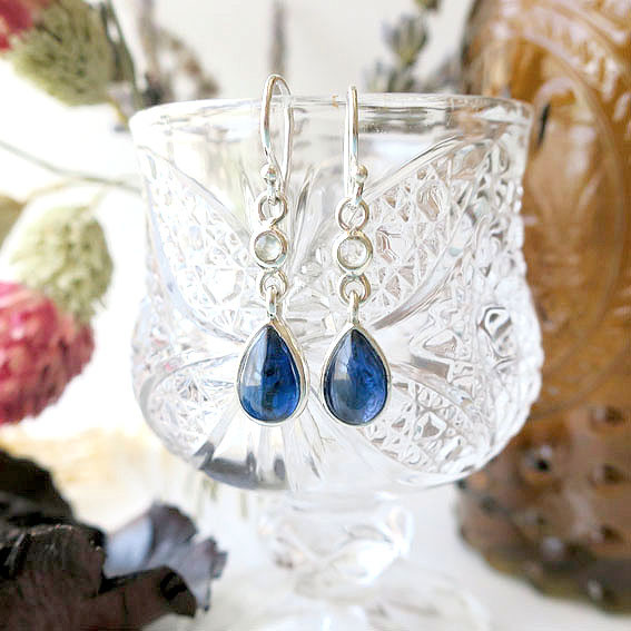 Indigo カイヤナイト ＋ ブルームーン ピアス しずく ｜ 天然石ジュエリー × オプション2018