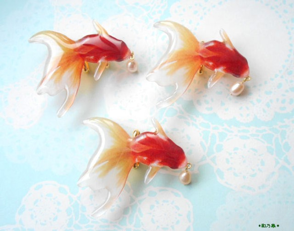 (帯留）涼しげな赤い金魚＆淡水パール　　金魚 5枚目の画像