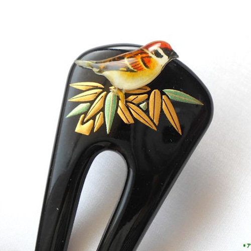 簪) 金蒔絵調の笹にスズメ 雀 かんざし 和do.ra.do.👘 通販 5572357