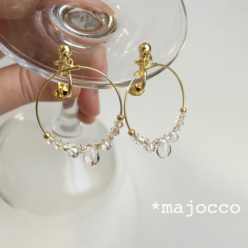 こぼれ落ちそうなガラスの雫 フープイヤリング/ピアス スワロフスキー 