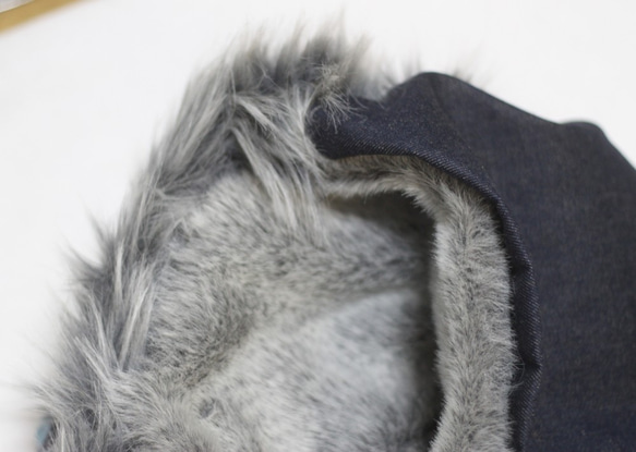 狼系シルバーグレーの長毛エコファーとネイビー系カラフルドット ヘビーオンスデニムの3種スヌード 猫系短毛エコファーの裏地 8枚目の画像