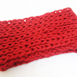 【冬物限定セール】 日本製毛糸ジャンボメリノ 首すっぽり手編みスヌード 鮮やかな赤い紅色 5枚目の画像